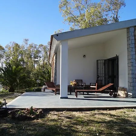 Casa Su Catreathu فيلة أروسييْ